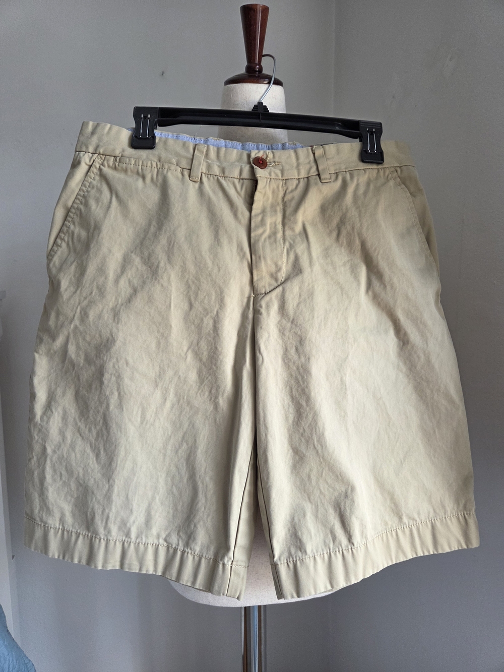 Tommy Hilfiger Light Beige Flat-Front Shorts